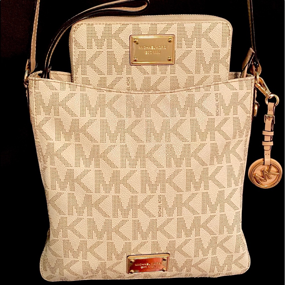Michael Kors Crossbody Purse with Wristlet Wallet